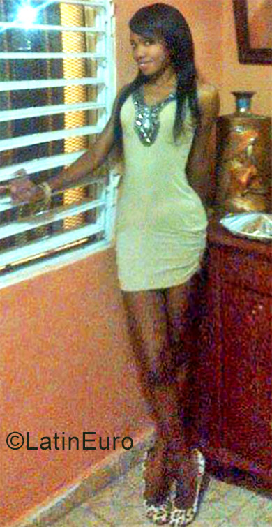 Date this lovely Dominican Republic girl Ruth from Santo Domingo DO28998