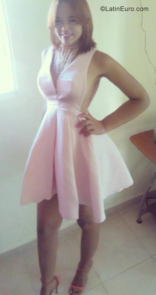 Date this funny Dominican Republic girl Katherine from Santo Domingo DO29007