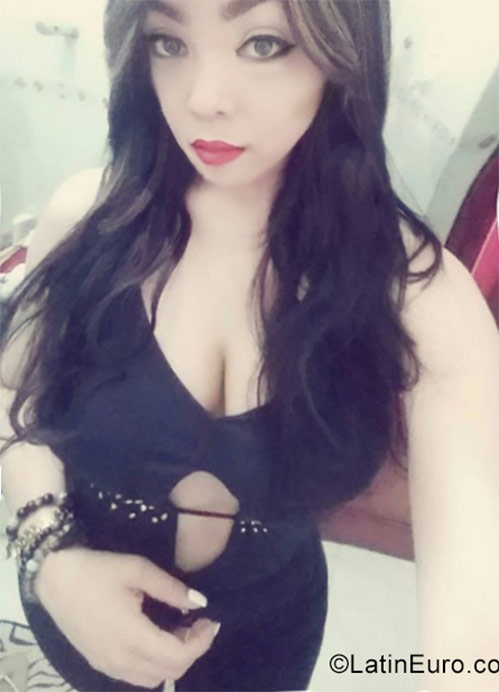 Date this lovely Dominican Republic girl Carla from republica dominicana DO30241