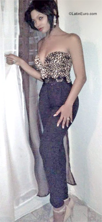Date this exotic Dominican Republic girl Andrena from Santiago DO29029