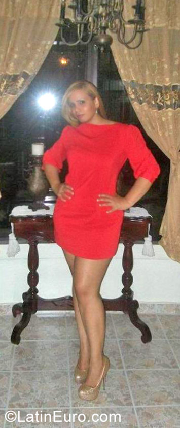 Date this good-looking Dominican Republic girl Greilly from Santiago DO29055