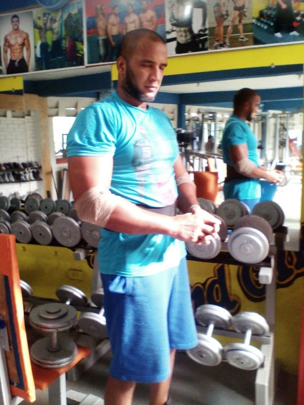 Date this gorgeous Dominican Republic man The red machine from Estados Unidos DO29085