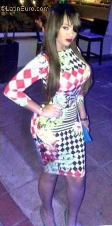 Date this sensual Dominican Republic girl Kendy from Santo Domingo DO29111