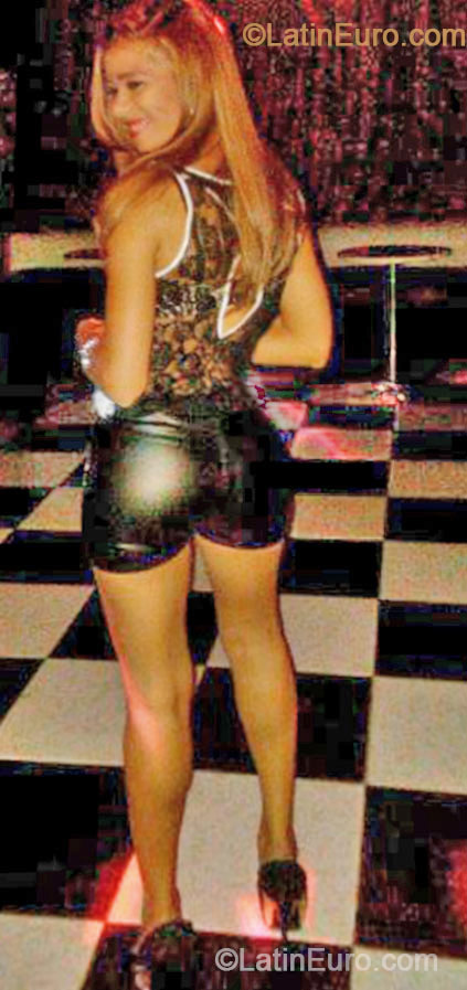 Date this passionate Dominican Republic girl Farah from Santo Domingo DO29126