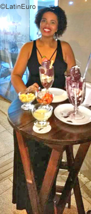Date this passionate Brazil girl Maria from Vila Velha BR10095