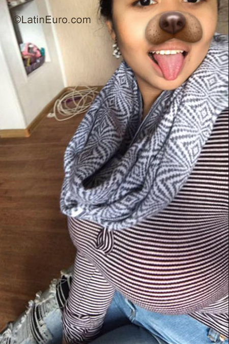 Date this passionate Russia girl Rita from Budennovsk - Guayaquil RU63