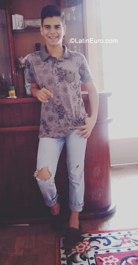 Date this athletic Brazil man Matheus from Mesquita BR10098