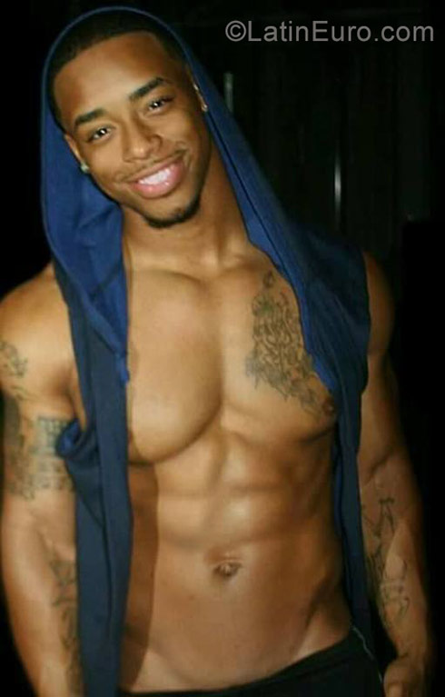 Date this lovely Dominican Republic man Christian garci from Santo Domingo DO29254