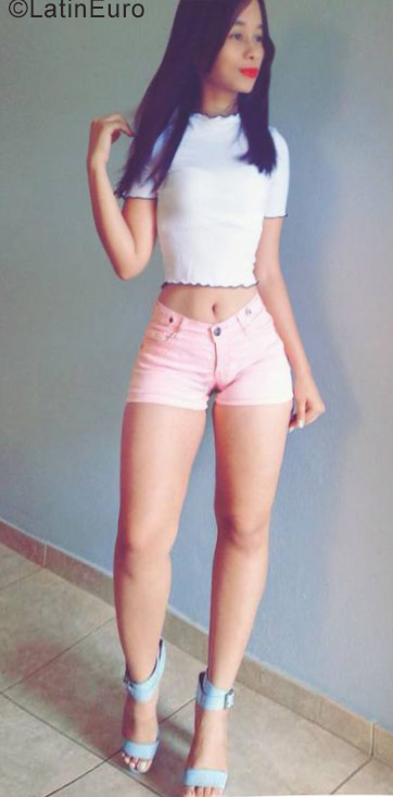 Date this hard body Dominican Republic girl Marianna from Santo Domingo DO29285