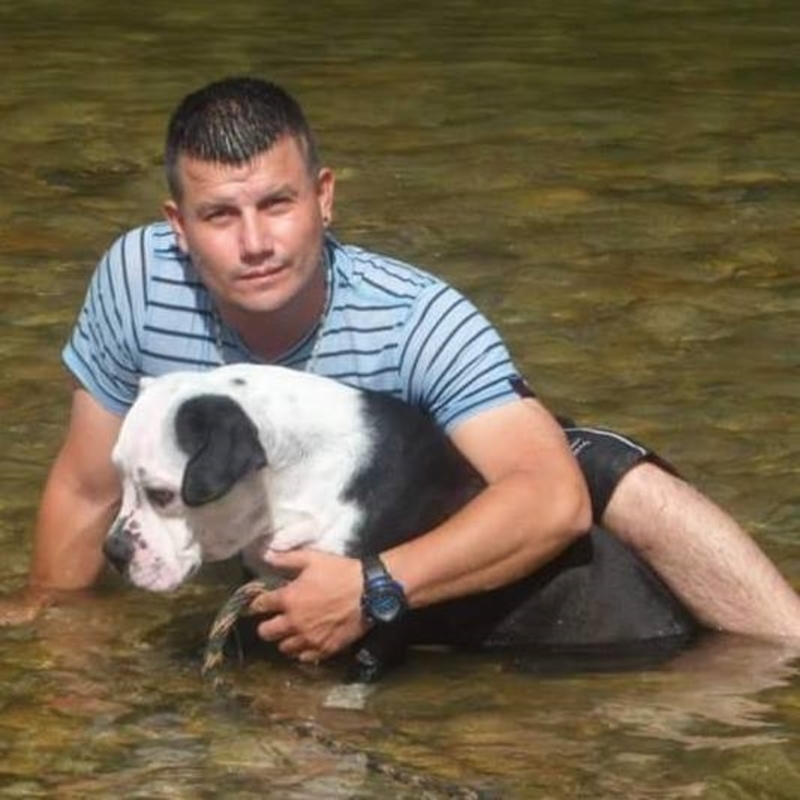 Date this voluptuous Colombia man Alex from Medellin CO21831