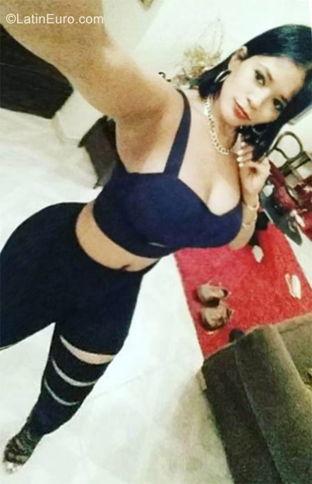 Date this stunning Dominican Republic girl Santa from Santo Domingo DO29294
