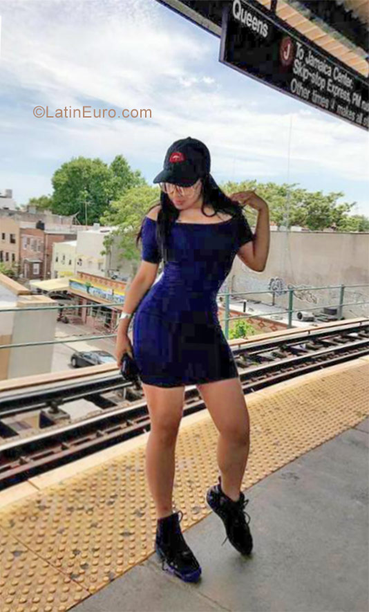 Date this hot Dominican Republic girl Cristina from Santiago DO29330