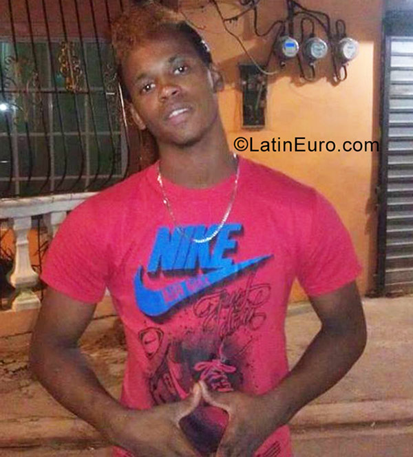 Date this good-looking Dominican Republic man Junior ernest c from Brazil DO29338