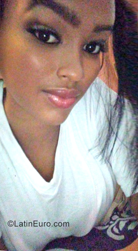 Date this good-looking Dominican Republic girl Yoseline from Santo Domingo DO29360
