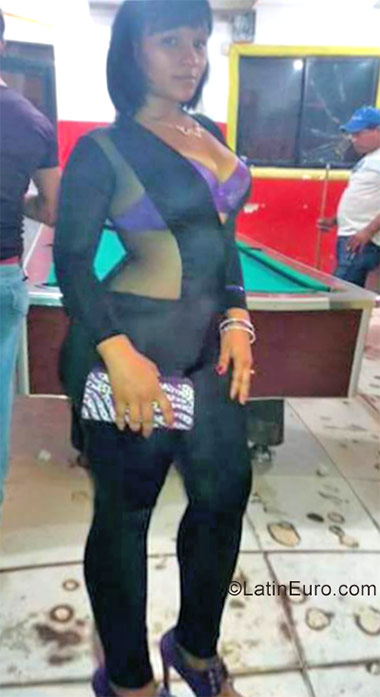 Date this cute Dominican Republic girl Anais from Maria Trinidad Sanchez DO29382