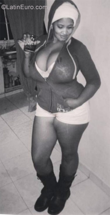 Date this gorgeous Dominican Republic girl Ana from Santo Domingo DO29383
