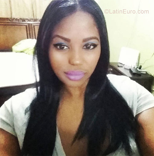 Date this fun Dominican Republic girl Laura from Santo Domingo DO29396
