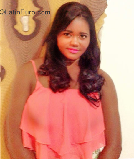 Date this good-looking Dominican Republic girl Angela from Santo Domingo DO29434