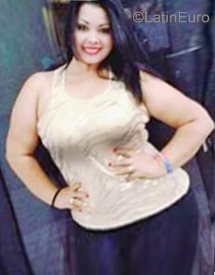 Date this lovely Dominican Republic girl Amanda from Santo Domingo DO29435