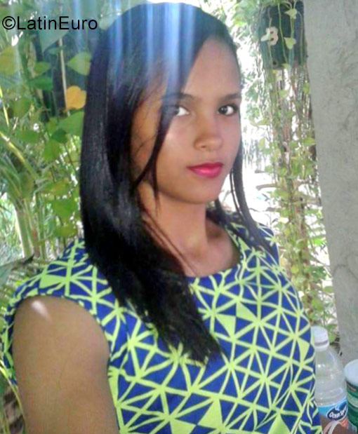 Date this sensual Dominican Republic girl Dara from Santiago DO29547