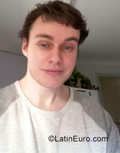 Date this cute Australia man TiredWriter from Brisbane AU305