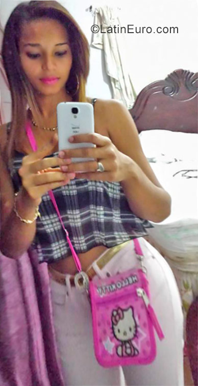 Date this exotic Dominican Republic girl Rosy from La Vega DO29580