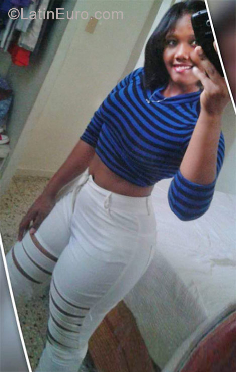 Date this delightful Dominican Republic girl Katy from Santo Domingo DO29582