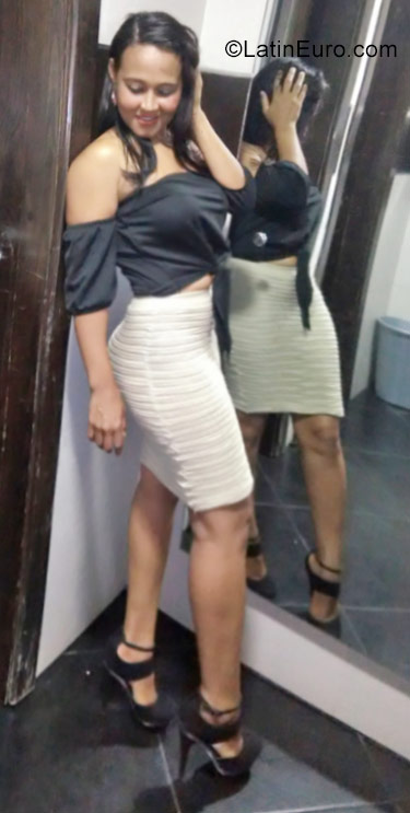 Date this charming Dominican Republic girl Isabel from Santiago DO29614