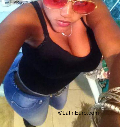 Date this cute Dominican Republic girl Yordania from Santo Domingo DO29613