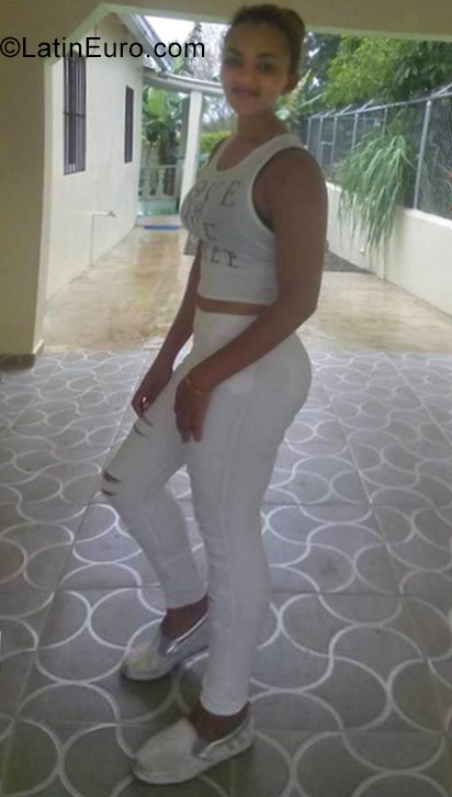 Date this lovely Dominican Republic girl Channy from La Vega DO29640