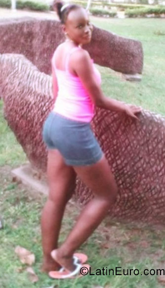 Date this voluptuous Jamaica girl Serena from Kingston JM2481