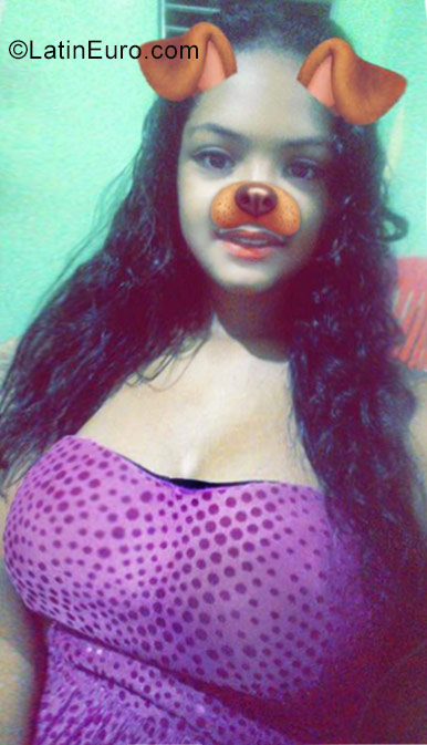 Date this good-looking Dominican Republic girl Emely from Santiago DO29713