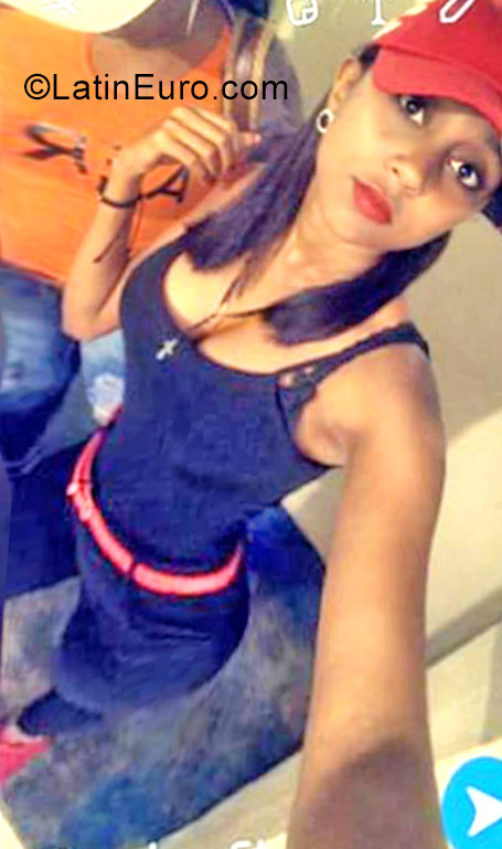Date this stunning Dominican Republic girl Katherin Ynoa from La Vega DO29727