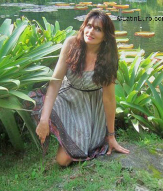 Date this athletic Brazil girl Maria Aparecida from Rio De Janeiro BR10176