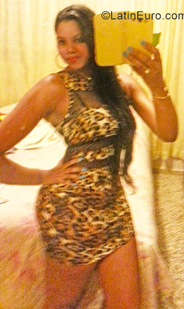 Date this sensual Dominican Republic girl Esmeralda from Santo Domingo DO29790