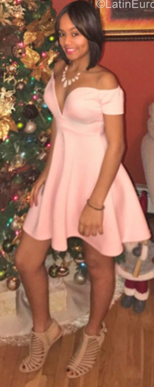 Date this beautiful Dominican Republic girl Camila from Santo Domingo DO29793