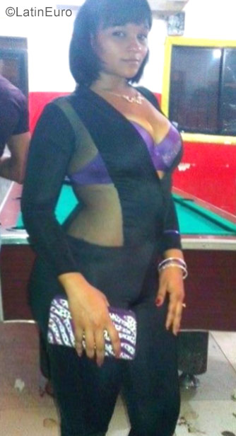 Date this attractive Dominican Republic girl ANAIS from Santo Domingo DO29816