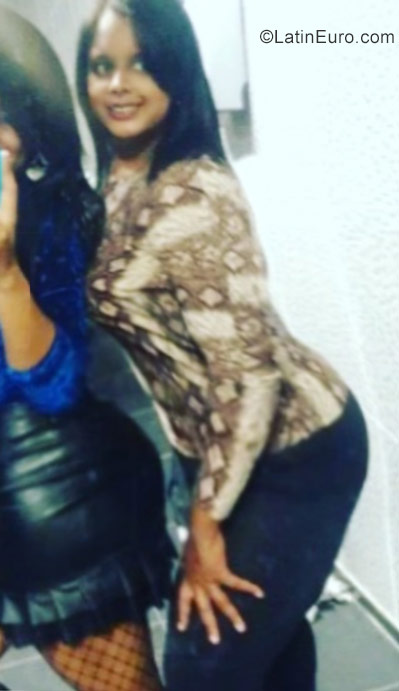 Date this stunning Brazil girl Camila from Sete Lagoaste BR10193