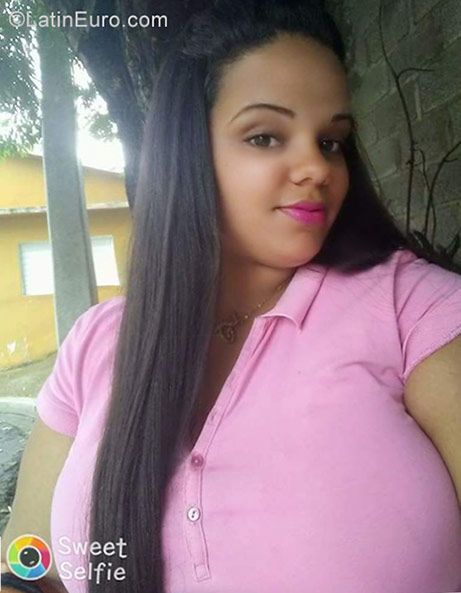 Date this foxy Dominican Republic girl Luisa from Santiago DO29831