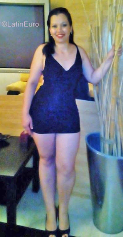 Date this hot Spain girl Rossana from Almeria ES385