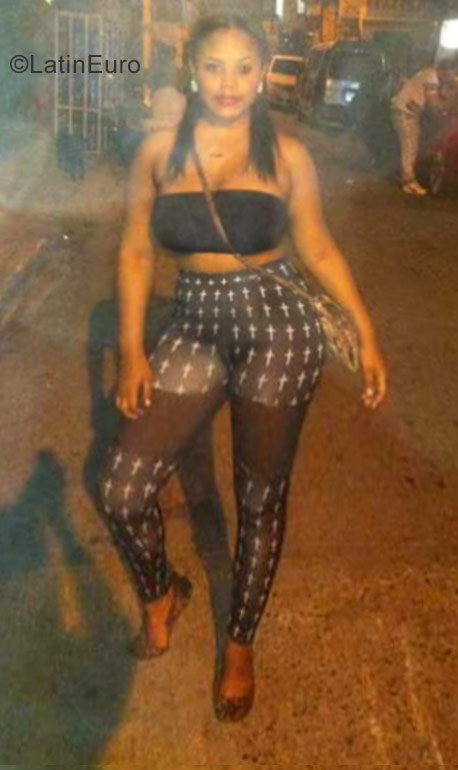 Date this hard body Dominican Republic girl Mildres from Santiago DO29864