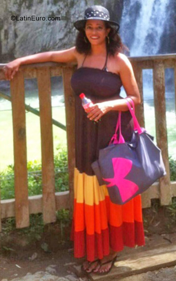 Date this exotic Dominican Republic girl Mara from Santo Domingo DO29966