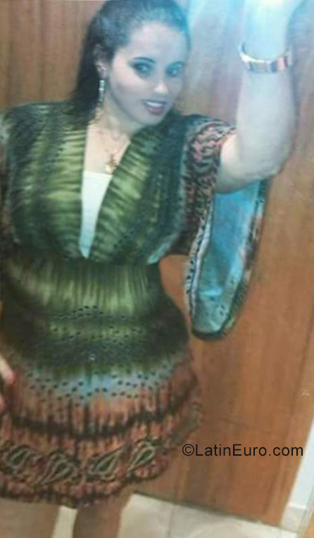 Date this fun Dominican Republic girl Yira from Santiago DO30023