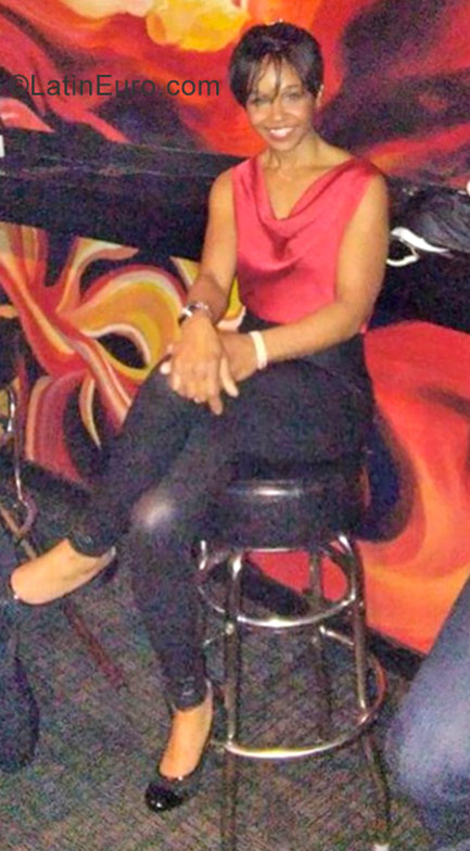 Date this funny United States girl Mirella from Wixom US18694