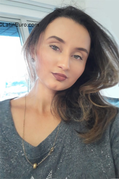 Date this attractive Brazil girl Poliana souza from Manaus BR10232