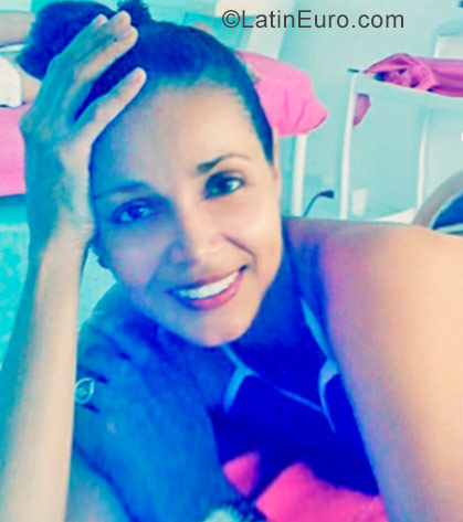 Date this lovely Colombia girl Carolina from La Dorada CO26787
