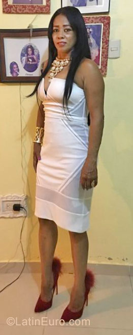 Date this voluptuous Dominican Republic girl DULCE from Villa Vasquez DO30134