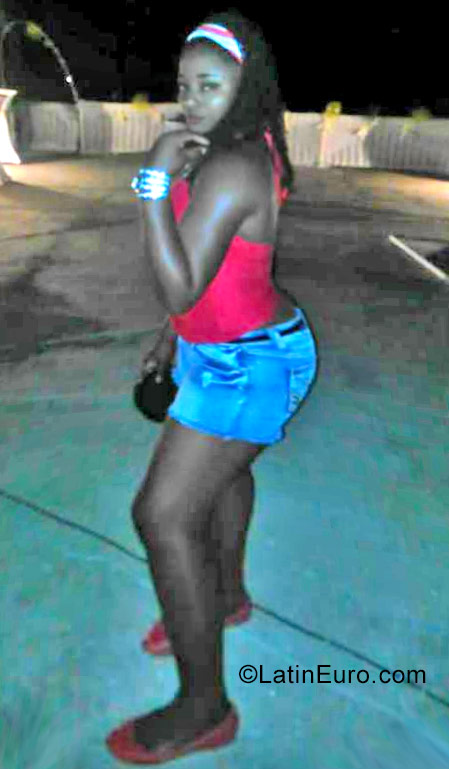 Date this pretty Jamaica girl Shanti from Kingston JM2513