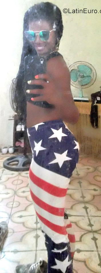 Date this hard body Cuba girl Synaile from Camaguey CU101