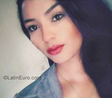 Date this lovely Venezuela girl Marlyn from Maracaibo VE901